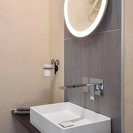 Magnolia 3*